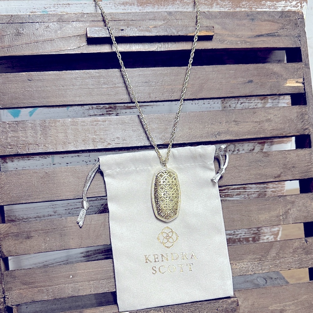 Kendra Scott euc Rae sig filigree design long gold pendant chain necklace - Picture 3 of 6